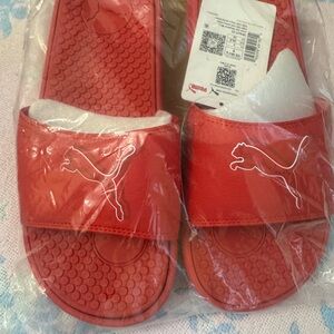 NWT SZ 9 Puma Red Slide Sandals